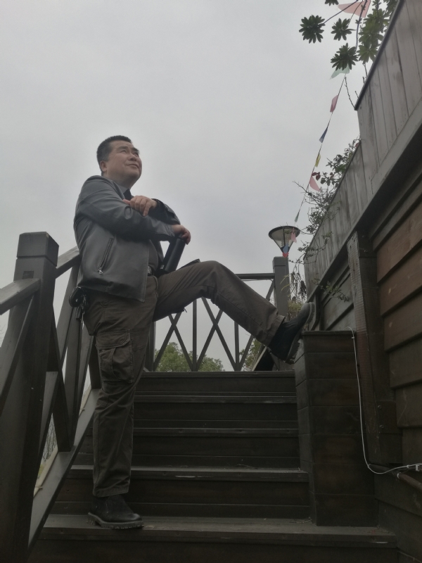 孤单背影的第一张照片--邵武相亲网