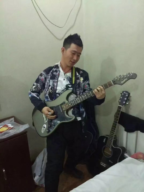小吉他的第一张照片--邵武相亲网