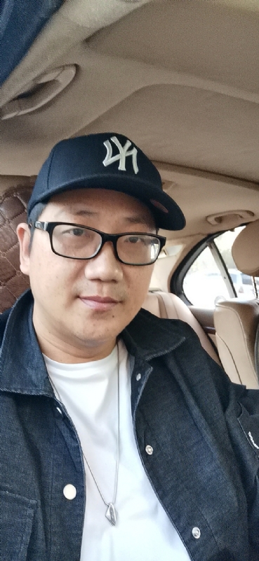拥抱幸福的第一张照片--邵武相亲网