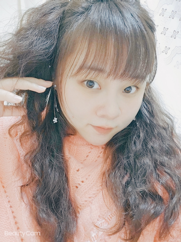 艾薇儿的第一张照片--邵武相亲网