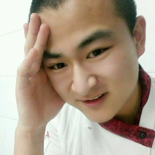 人潮拥挤的第一张照片--邵武相亲网