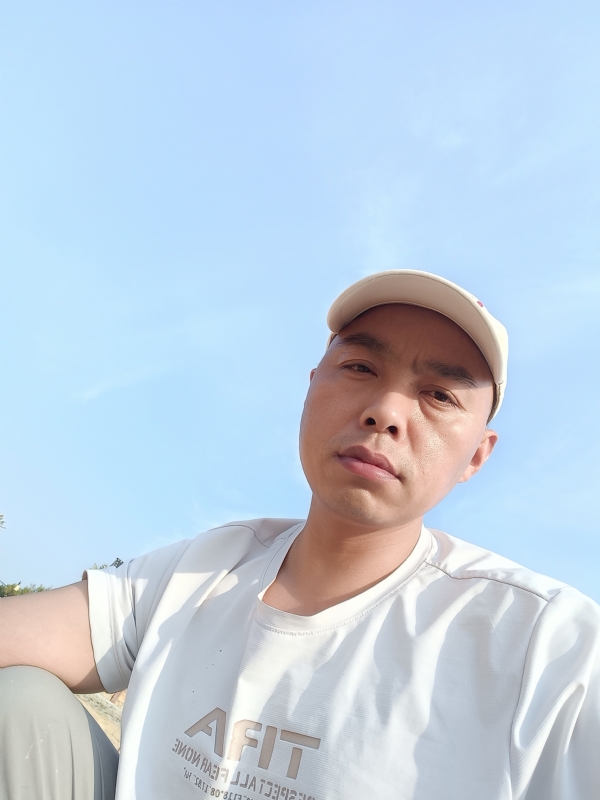哥哥的第一张照片--邵武相亲网